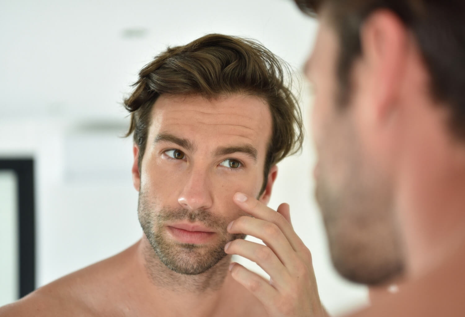 Cuidado facial masculino: desde la higiene diaria a los tratamientos estéticos